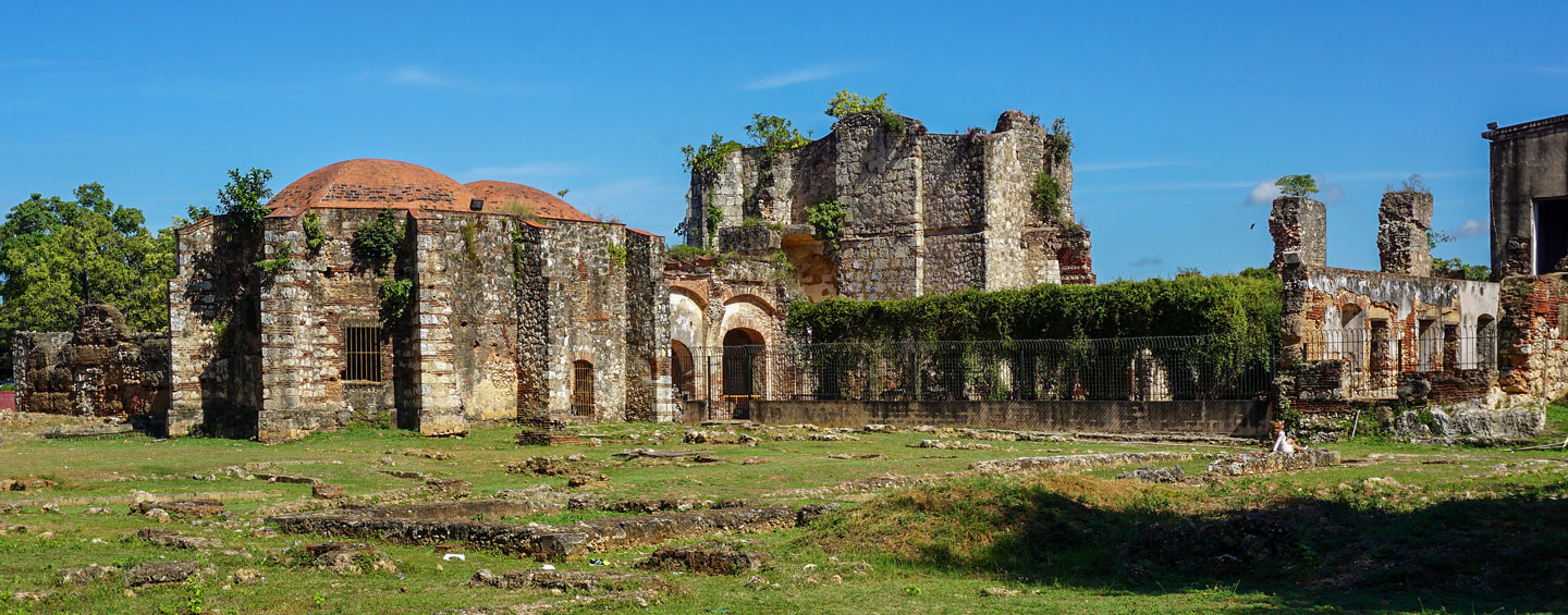Ruins of the Monasterio de San Francisco in Santo Domingo.