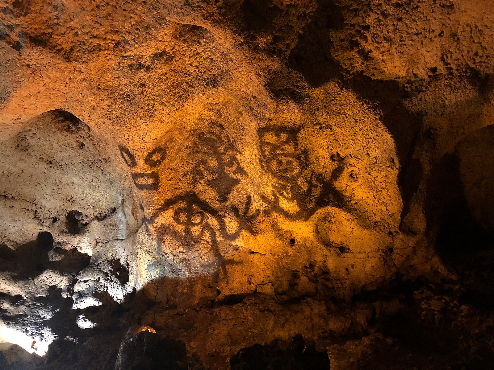 Taíno pictographs in Cuevas de las Maravillas