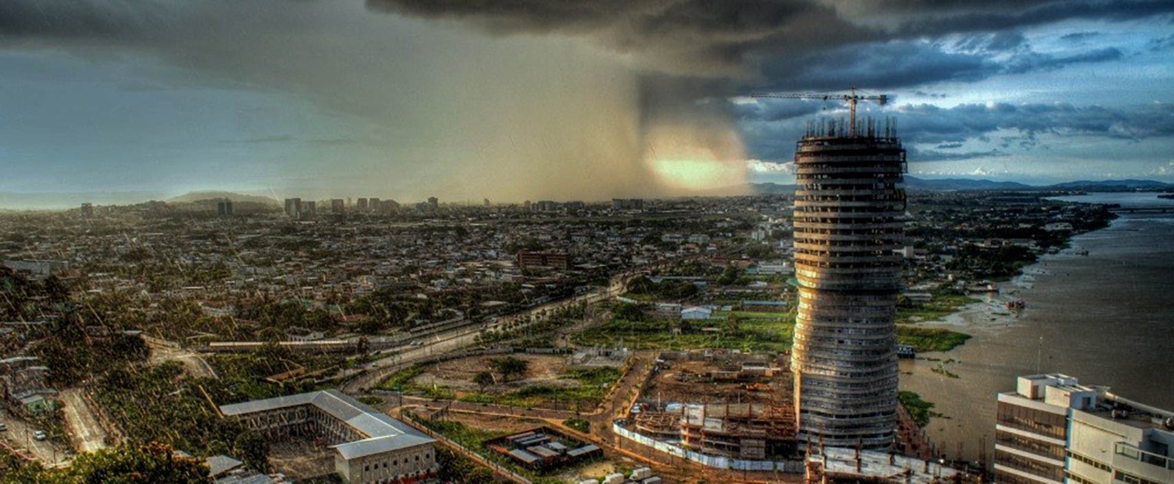 Guayaquil, Ecuador, a storm Is Coming 