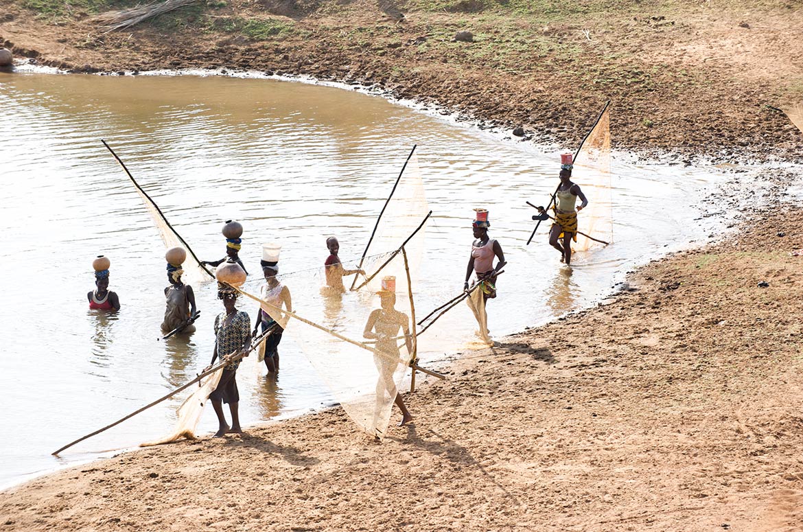 Malinke fisher women on the River Niger in Upper Guinea