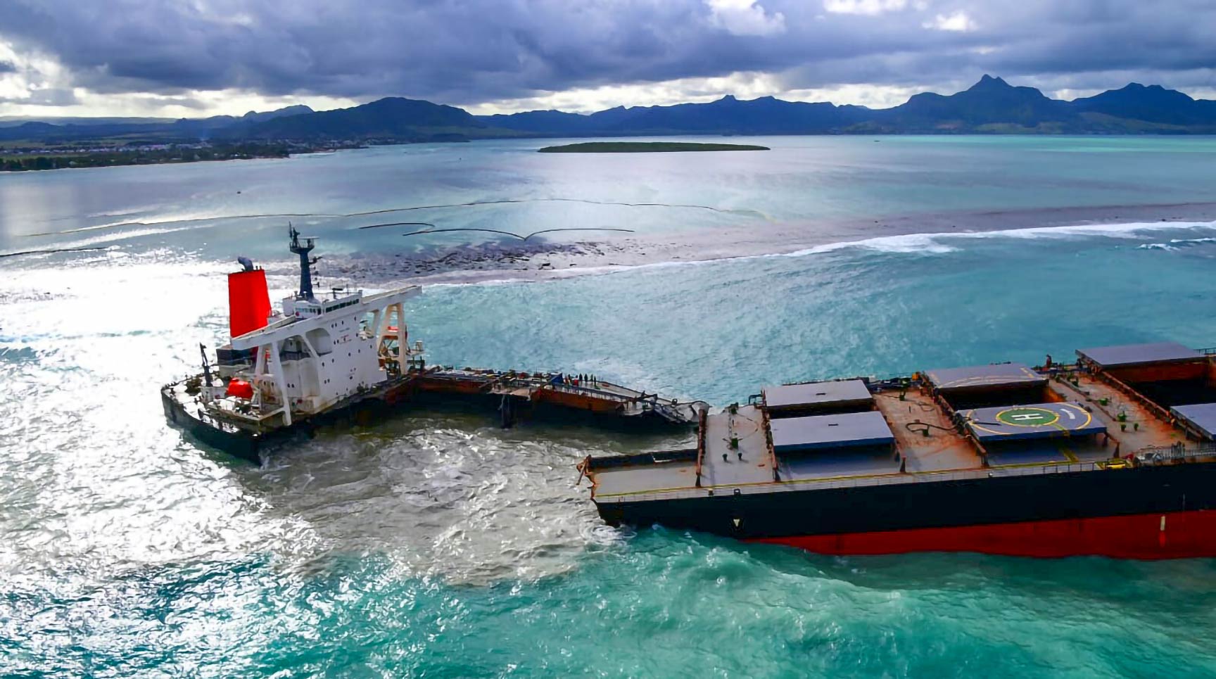 The broken up bulk carrier MV Wakashio caussed the Mauritius oil spill