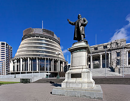 New Zealand's Parliament buildings with Seddon Statue