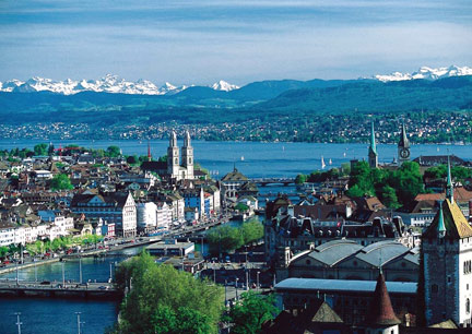 Zurich and lake Zurich with Swiss Alps