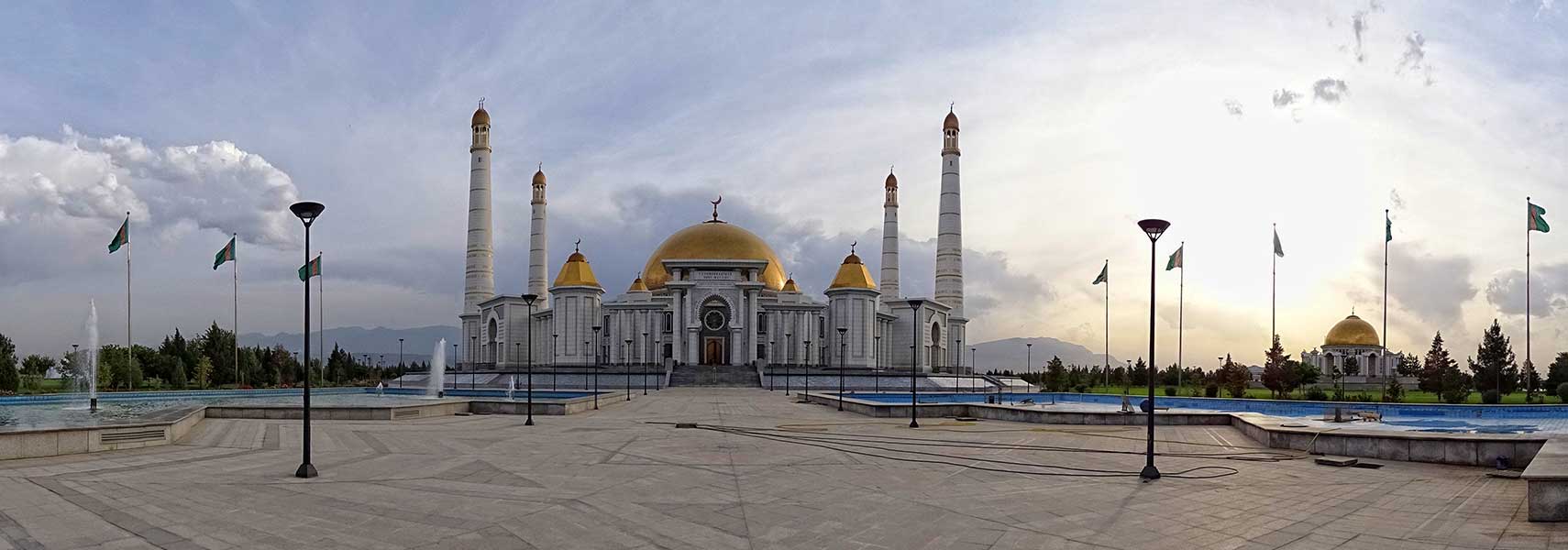 Turkmenbashi Ruhy Mosque (Gypjak Mosque) and Niyazov tomb