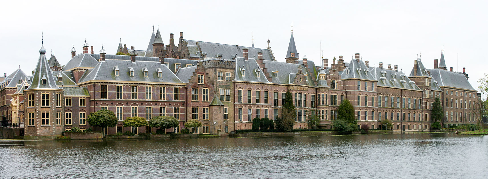 Binnenhof at the Hofvijver lake in The Hague